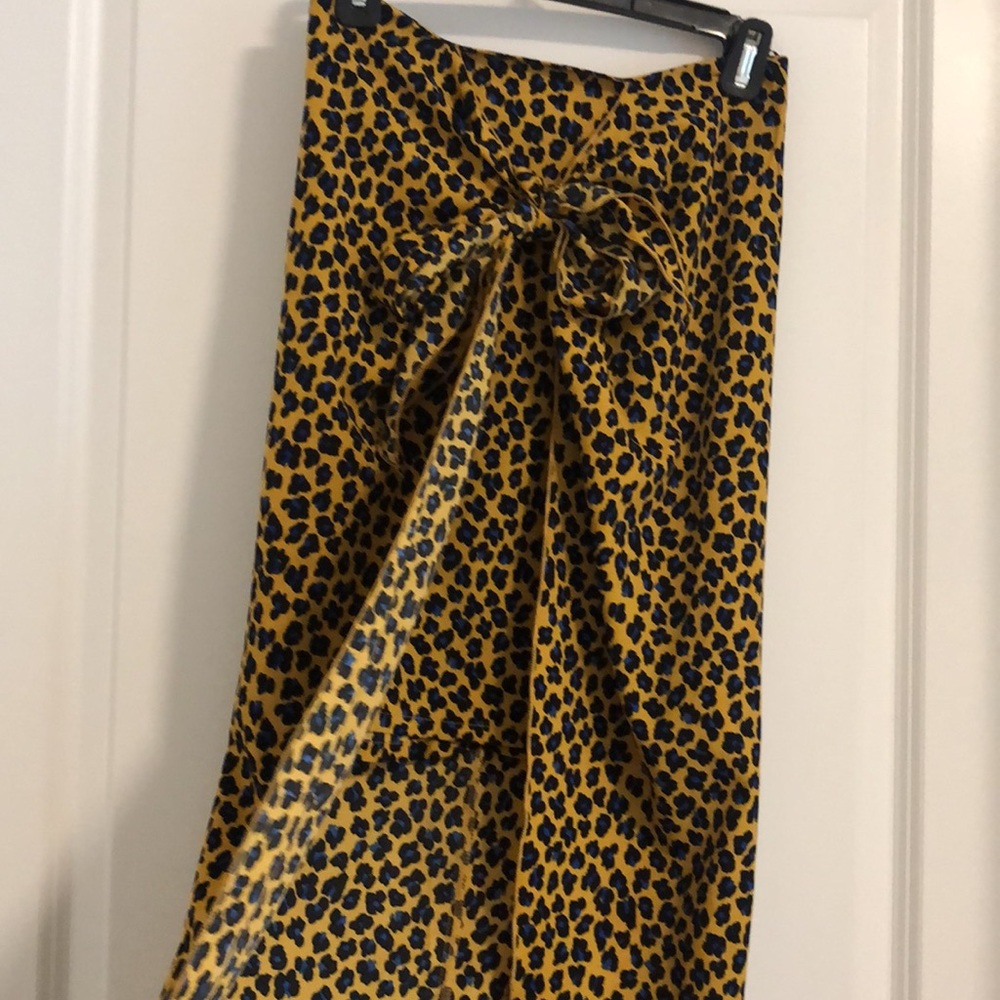 High low skirt with front tie detail